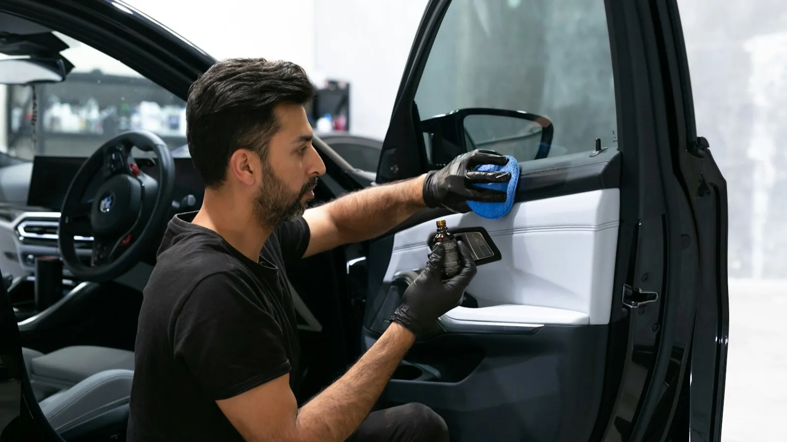 Careful cleaning inside a vehicle